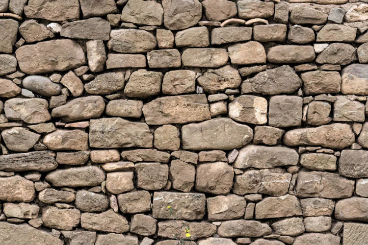 ¿Estás en el extranjero y quieres comprar o vender una casa en España?